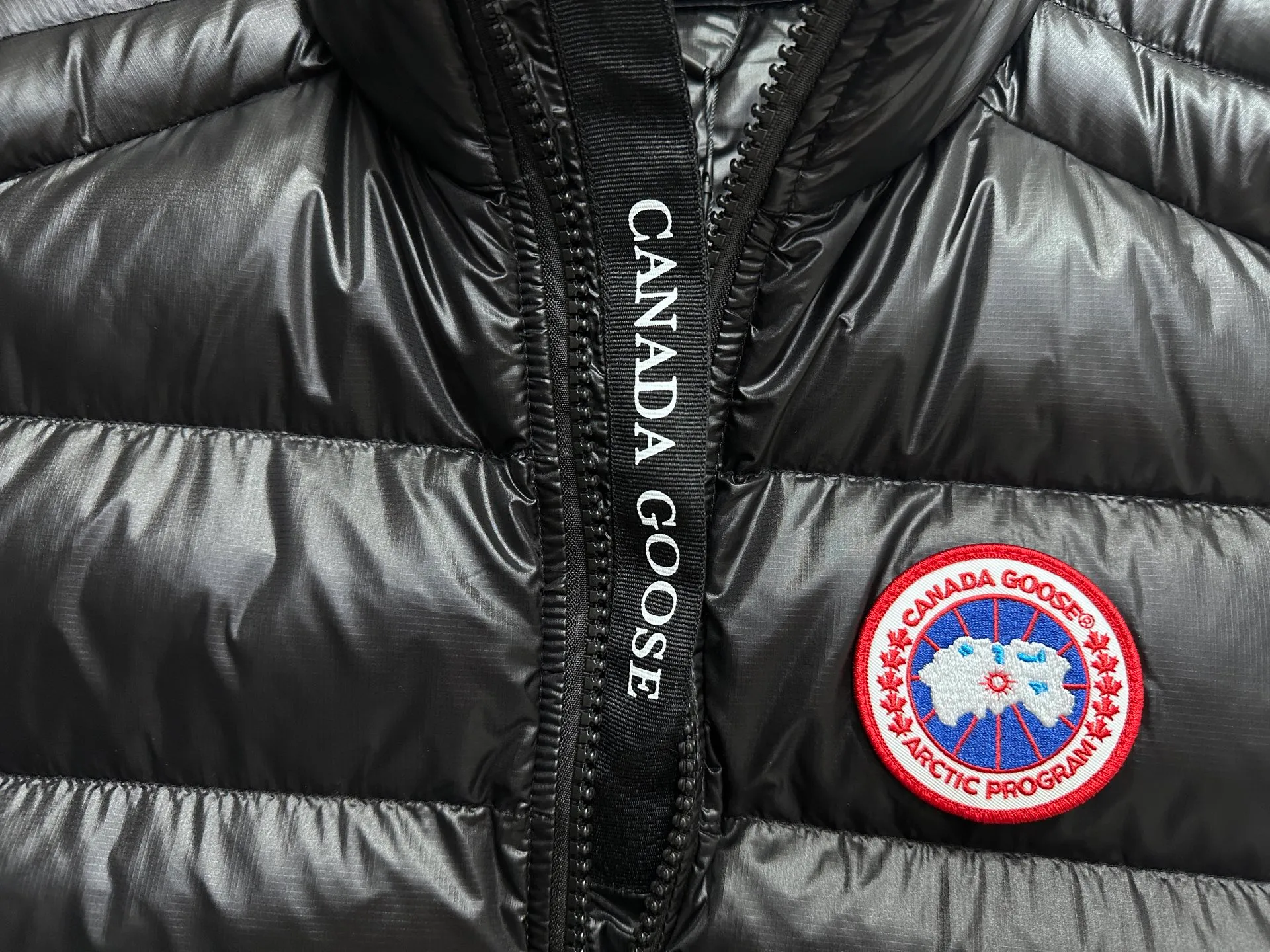 P560 [Canada Goose] CROFTON light down vest R water-repellent treatment Winall windproof fabric 700-fill down capacity Original molding Detailed production The upper body effect is stunning Exclusively available on the Xiaohongshu purchasing platform The highest version on the market Code number: XS-XXL
